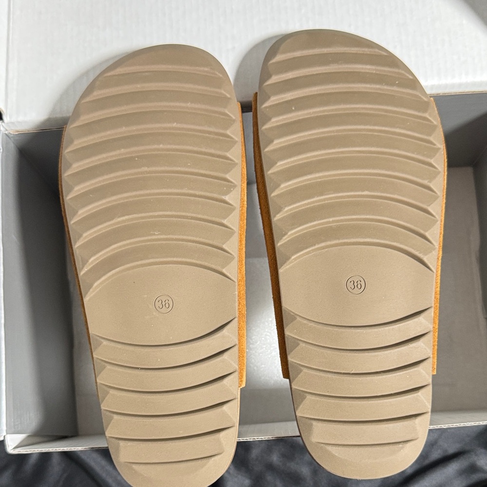 NWT-NEWBELLA Platform
Espadrille Wedge Sandals - Picture 4 of 5
